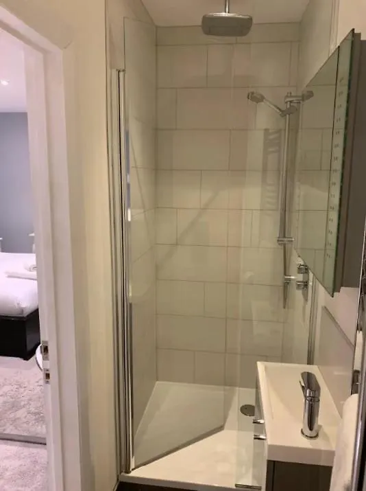 Hot Tub, Games Room & Cinema In Bournemouth, Excellent Ratings On Other Sites 0*, Bournemouth United Kingdom