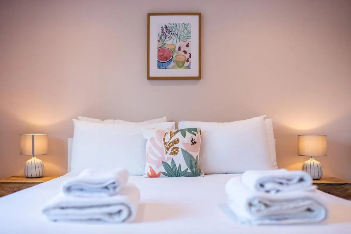 Holiday home Hot Tub, Games Room & Cinema In Bournemouth, Excellent Ratings On Other Sites